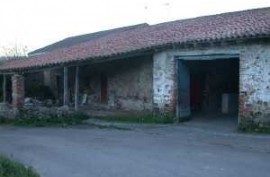 Casa popular con escudo