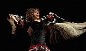 'Ayeo' - Lucía Serrano, Daniel Peña y ...