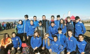 Jóvenes deportistas de la Escuela de ...
