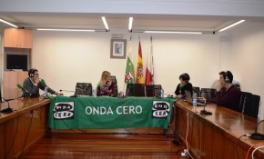 Onda Cero emite su programa ...