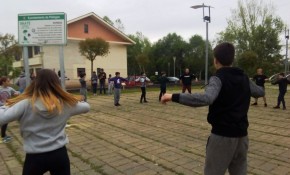 Una  veintena de jóvenes participa en ...