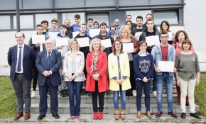 30 jóvenes finalizan su reciclaje ...