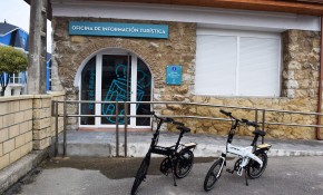 La Oficina municipal de turismo de ...