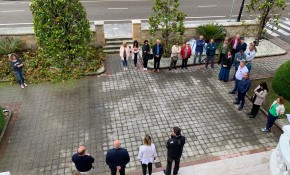 Piélagos guarda un minuto de silencio ...