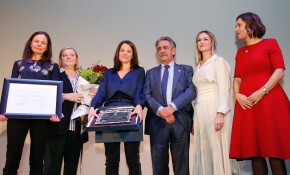 El Ayuntamiento nombra, a título ...