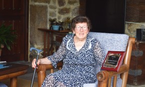 Piélagos felicita a una vecina ...