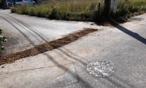 Arreglado  un socavón en el Barrio San ...