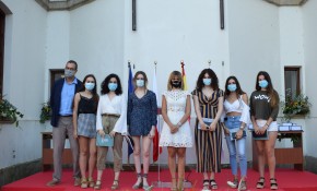 Piélagos felicita a seis estudiantes ...