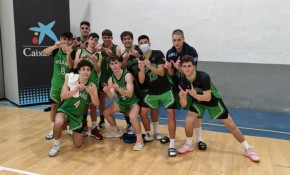 El equipo de baloncesto de la Escuela ...