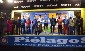 Los atletas locales Iván Sainz e Irene ...