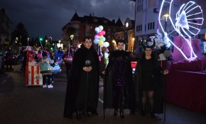 Seis grupos llenan de luz y color las ...