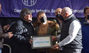 Piélagos rinde homenaje a Elías ...