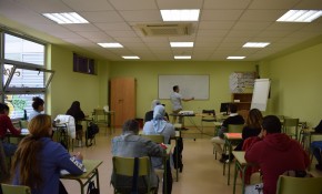 15 personas desempleadas se enfrentan ...