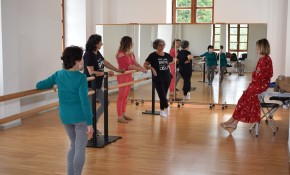 Una treintena de mujeres encuentran en ...