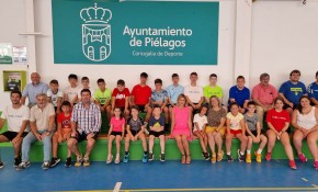 Más de un centenar de niños y niñas ...