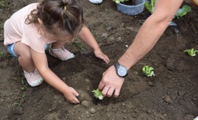 Más de un centenar de niños y niñas ...