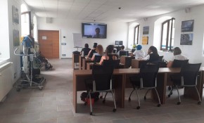 12 personas en situación de desempleo ...