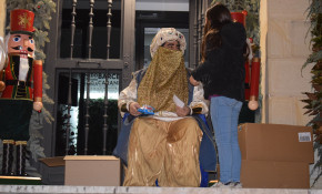 El Cartero Real visita a los niños y ...