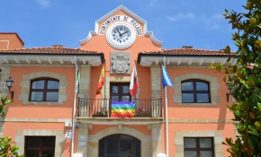 La bandera del arcoíris ondea en el ...