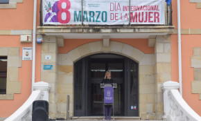 Piélagos lee una declaración ...