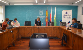 Radio Studio realiza una  mesa redonda, ...
