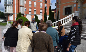 Usuarios del Centro de día de Renedo ...