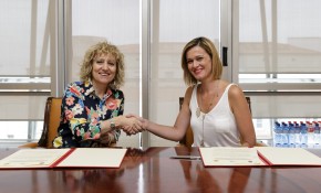 La vicepresidenta y la alcaldesa de ...