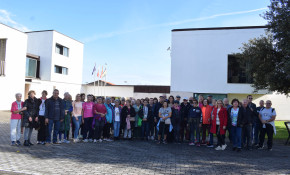 Más de un centenar de vecinos de ...