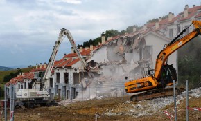 Comienza el derribo de las 214 ...