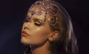 La cantautora finesa Ina Forsman  ...