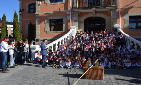 El CEIP el Mimbral de Renedo canta sus ...