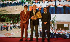 Continúa abierto, hasta el 25  de ...