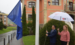Piélagos iza la bandera de Europa ...