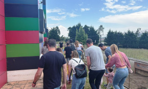 Adultos y niños unidos en la II ...