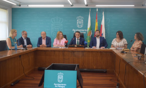 El alcalde de Piélagos, Carlos ...