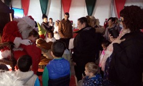Papá Noel visita el Mercado Navideño ...