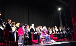 Más de 400 personas aplaudieron a ...