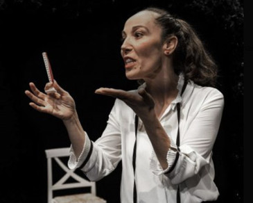 ''A mí no me regales flores'' - Teatro ...