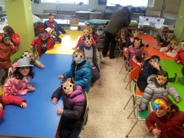 Medio centenar de niños de entre 3 y 8 ...