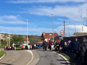Medio centenar de vecinos de Piélagos ...