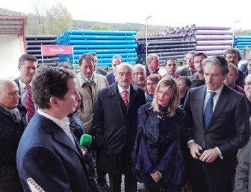 Comienza la construcción de un paso ...