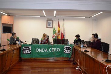 Onda Cero emite su programa ...