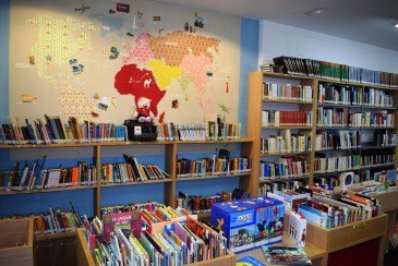 El número de socios de la Biblioteca ...