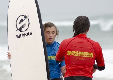 Las escuelas municipales de surf y ...