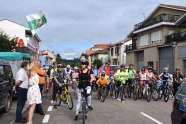 Más de 1.300 personas pedalean en ...