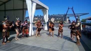 El mercado pirata de la Fiesta del ...