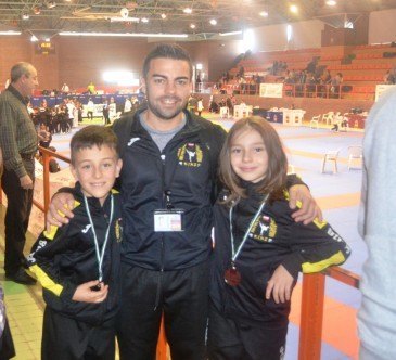 Los karatecas del Club Kime de Boo ...