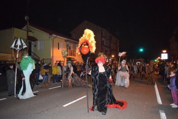 Más de 500 personas, de 16 grupos, ...