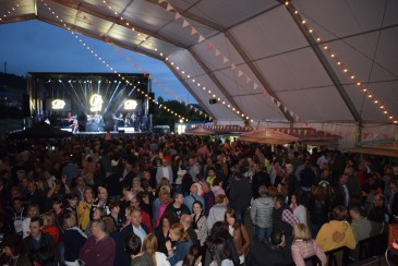 Feria de día, romería con el Grupo La ...