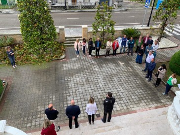 Piélagos guarda un minuto de silencio ...